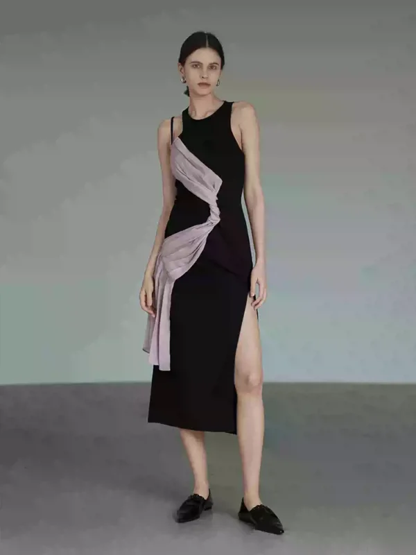 A black French dress is a high-end dress for women