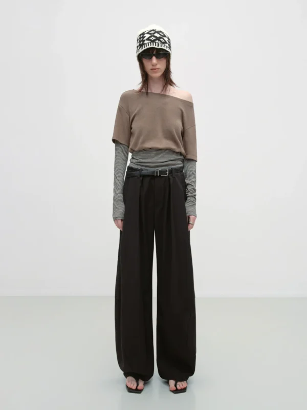 A design sense fake two-piece spliced off-the-shoulder T-shirt